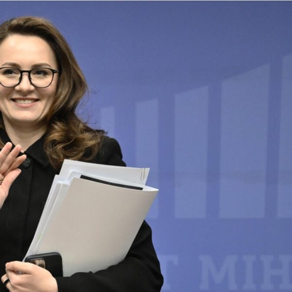 Zelenskyy Moves to Refresh Cabinet Amid Wartime Strains
