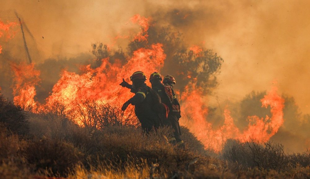 Wildfires in Greece forces evacuation of 1,500