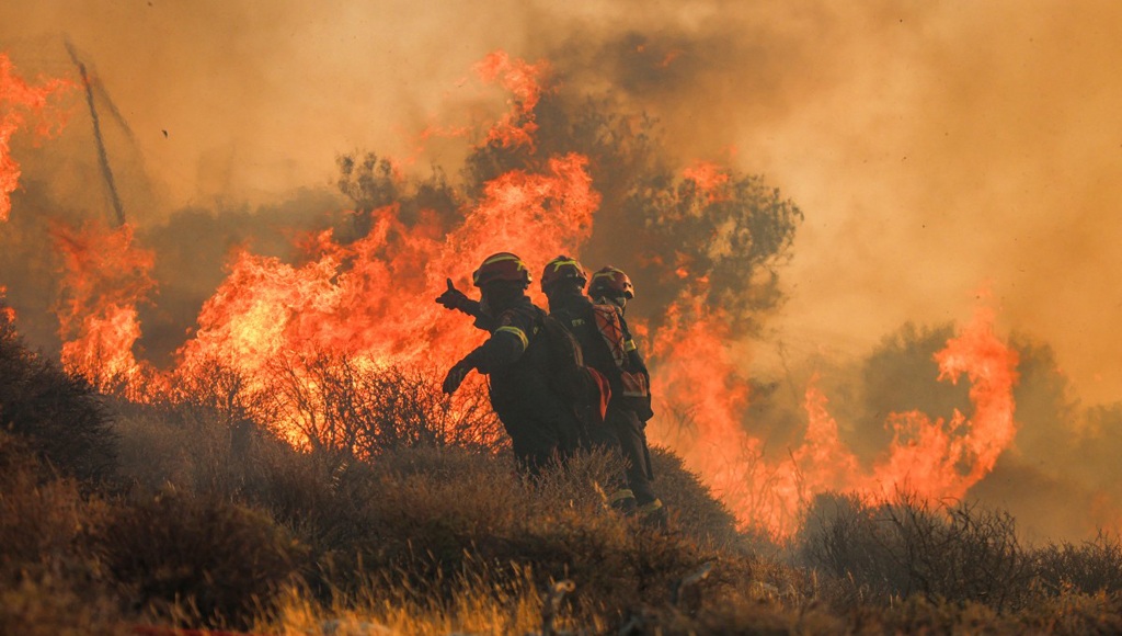 Wildfires in Greece forces evacuation of 1,500