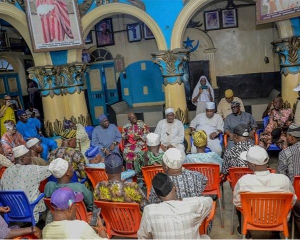 Lagos monarch dethrones six chiefs for attending Labour Party campaign
