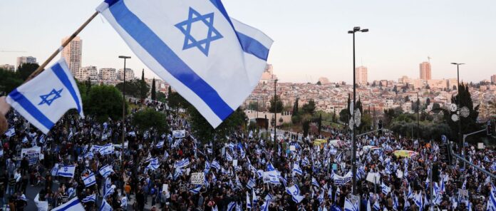 csm_Reuters_Israel_protests_4ff606744e