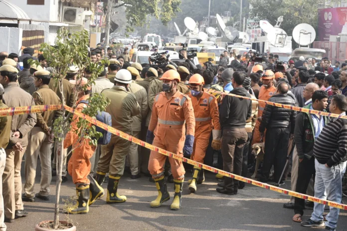 fire tears through new delhi hotel, leaving 21 peoeple dead.
