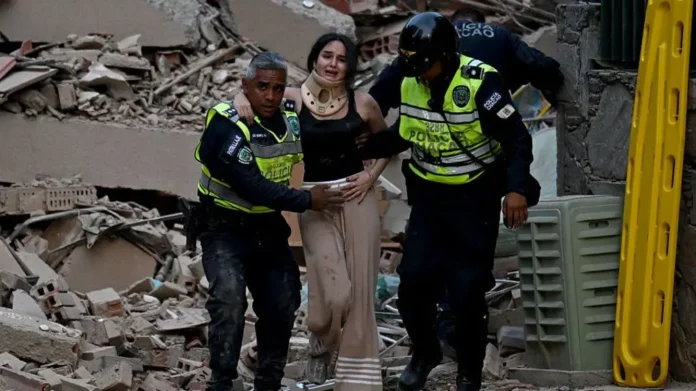 Venezuela Earthquakes Kill 32, Injured Over 700 as Rescue Teams Races Against Time