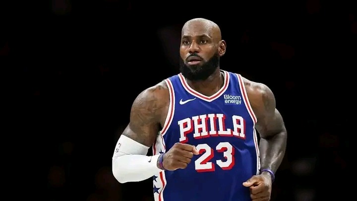 Trump Calls LeBron James a ‘Total Disgrace’ Over US National Anthem