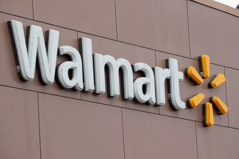 Amazon Blocks AI Agents as Walmart Opens the Door